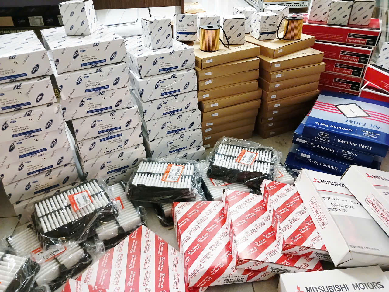 Cửa hàng Lọc xe ô tô Liên Phương cung cấp lọc gió cho các dòng xe du lịch Cửa hàng Lọc xe ô tô Liên Phương cung cấp lọc gió cho các dòng xe du lịch