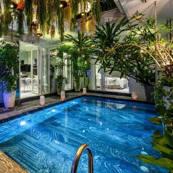 Luxury 2-Bedroom apartment with pool, gym, Da Kao area