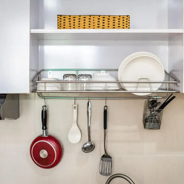 Apt with bathub, balcony, 35m2 on Nguyen Thi Minh Khai St, D3, opposite Tao Dan Park
