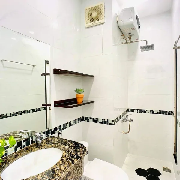GREENERY SERVICED APARTMENT FULL UTILITIES IN D3/ Gym/ Pool/ Full services/Good location in the center 