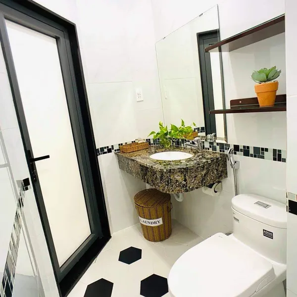 GREENERY SERVICED APARTMENT FULL UTILITIES IN D3/ Gym/ Pool/ Full services/Good location in the center 