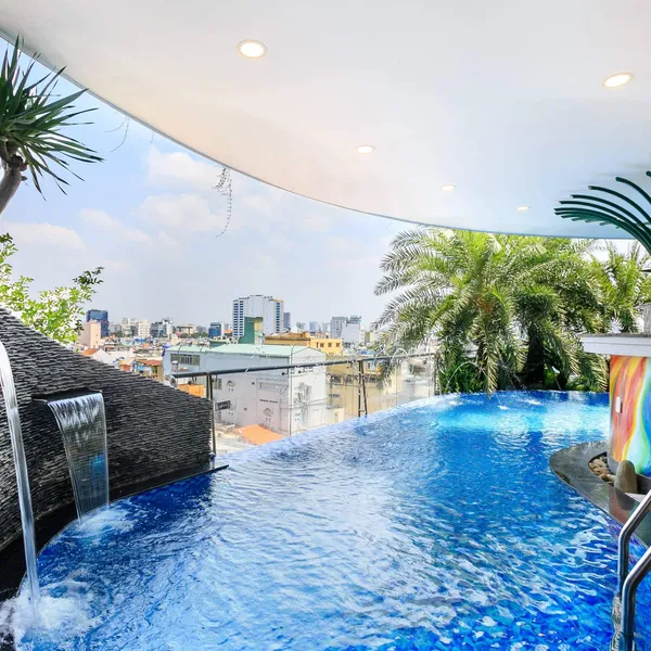 GREENERY SERVICED APARTMENT FULL UTILITIES IN D3/ Gym/ Pool/ Full services/Good location in the center 