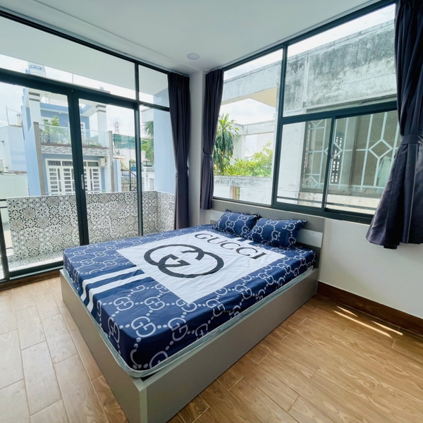 Studio with balcony | Huynh Van Banh St, Phu Nhuan
