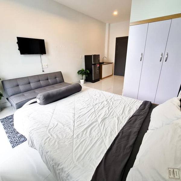 Nice studio in the center of PHU NHUAN DISTRICT, elevator, balcony 