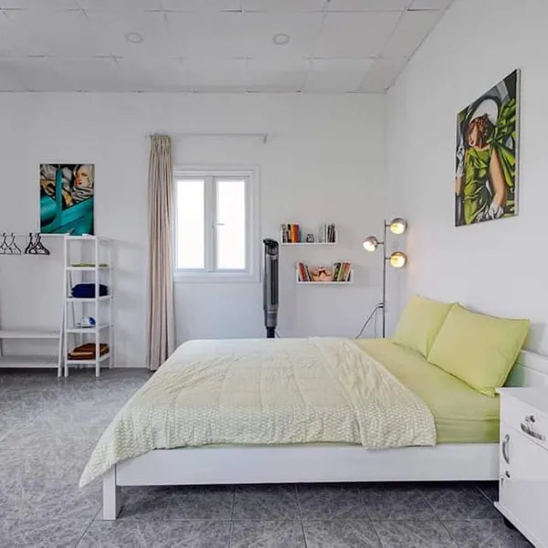 Apartment near Tao Dan park | Top Floor | 65 sqm | Balcony