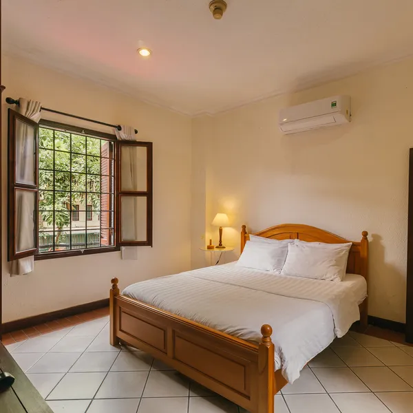 ONE BEDROOM - CACH MANG THANG 8 STREET | 40 M2 | BALCONY 
