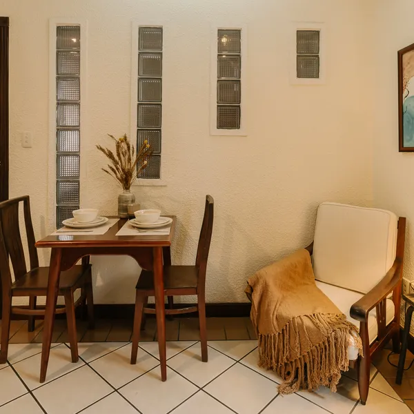 ONE BEDROOM - CACH MANG THANG 8 STREET | 40 M2 | BALCONY 