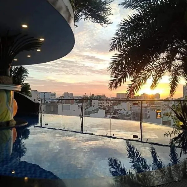 Studio penthouse in District 3 | Gym| Pool |  Full services | Good location in the center 