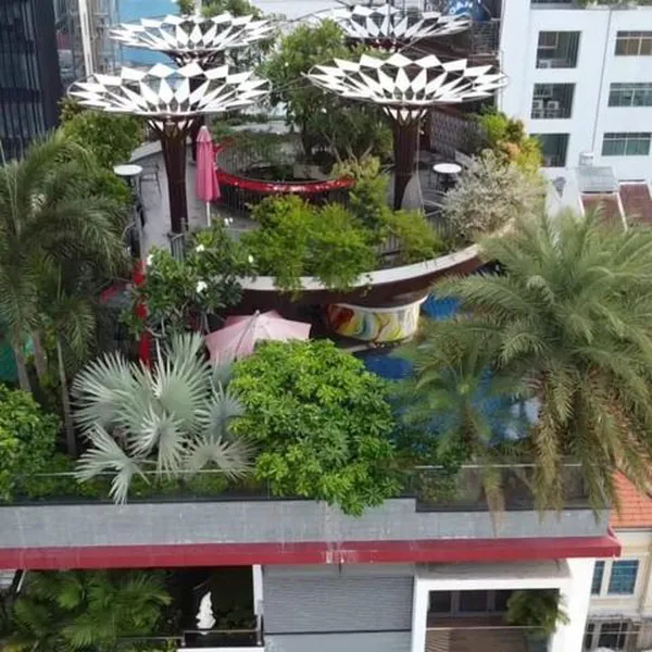 Studio penthouse in District 3 | Gym| Pool |  Full services | Good location in the center 