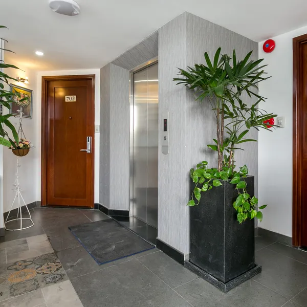 Serviced apartment One-bedroom 60m2 on the high floor | Big window natural bright | Cozy room 