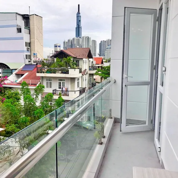 𝗕𝗿𝗶𝗴𝗵𝘁 𝘀𝗲𝗿𝘃𝗶𝗰𝗲𝗱 𝗮𝗽𝗮𝗿𝘁𝗺𝗲𝗻𝘁 with balcony 𝗶𝗻 𝗕𝗶𝗻𝗵 𝗧𝗵𝗮𝗻𝗵 