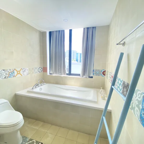 Two-Bedroom Apartment | 140m2 | Binh Thanh | Balcony, kitchen, sofa & desk | Pool on the roof