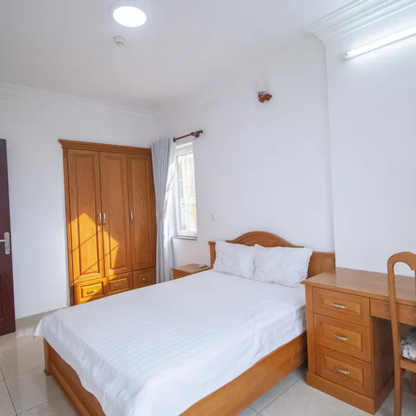  2 bedroom apartment | 120 m2 | 900 $/month | Thao Dien |  Pool & Gym |  Balcony