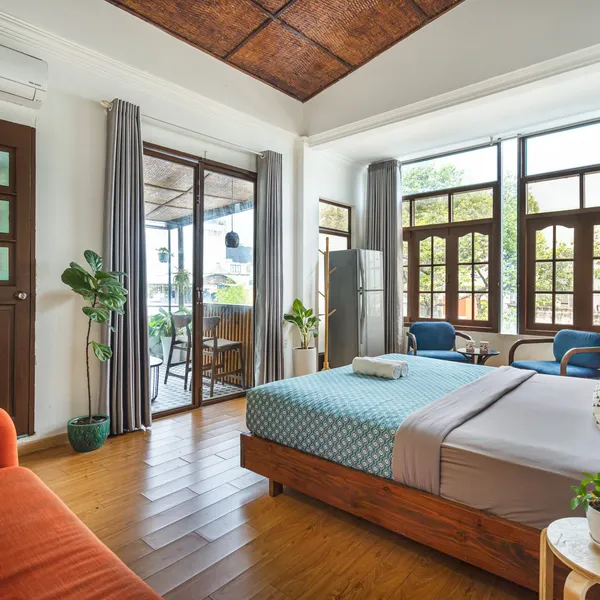 Spacious Saigon Loft Near Ben Thanh Market | Big terrace | District 1