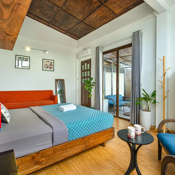 Spacious Saigon Loft Near Ben Thanh Market | Big terrace | District 1