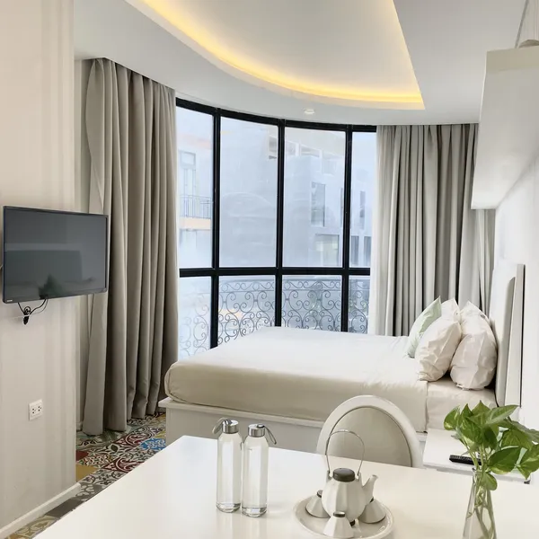 Studio with full body glass door | bathtub | kitchen | sofa | 30m2 | Pool 