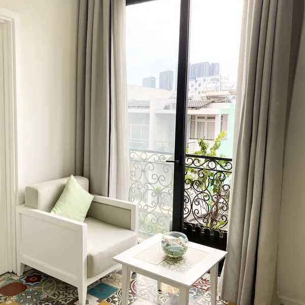 Studio with full body glass door | bathtub | kitchen | sofa | 30m2 | Pool 