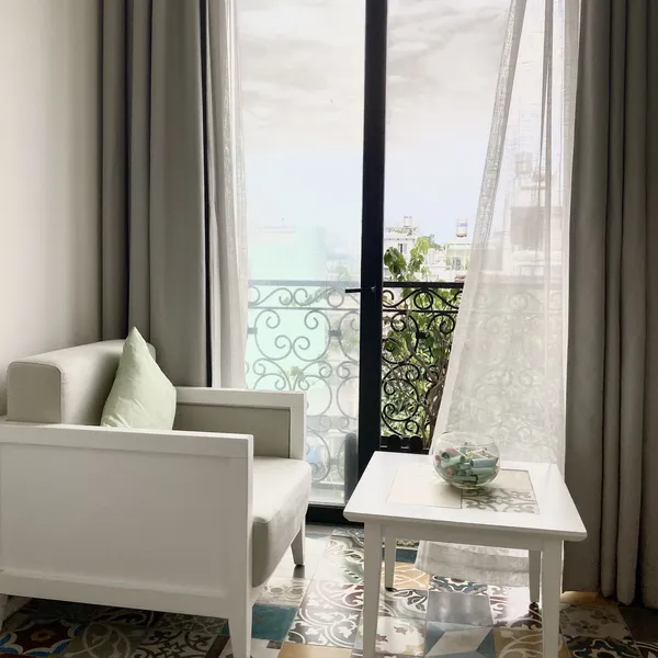 Studio with full body glass door | bathtub | kitchen | sofa | 30m2 | Pool 