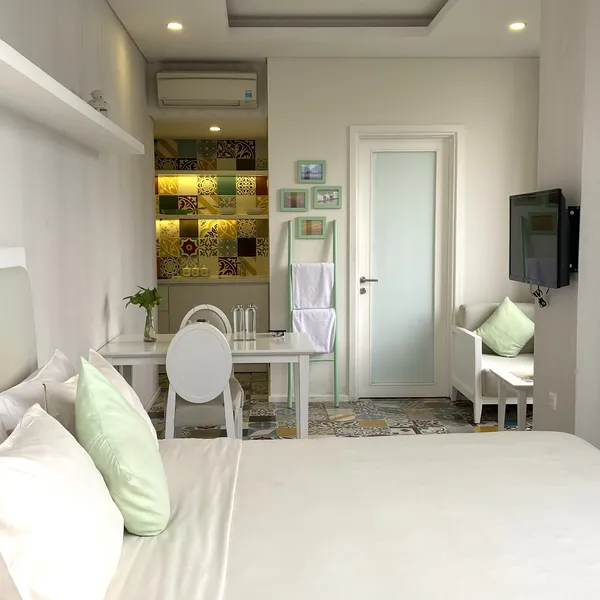 Studio with full body glass door | bathtub | kitchen | sofa | 30m2 | Pool 