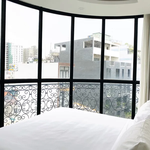 Studio with full body glass door | bathtub | kitchen | sofa | 30m2 | Pool 