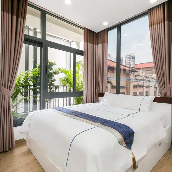 Bright Studio Serviced with balcony | Sofa | 40m2 | Pool & Gym