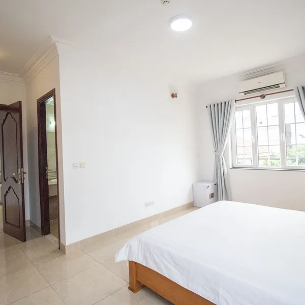  2 bedroom apartment | 120 m2 | 900 $/month | Thao Dien |  Pool & Gym |  Balcony