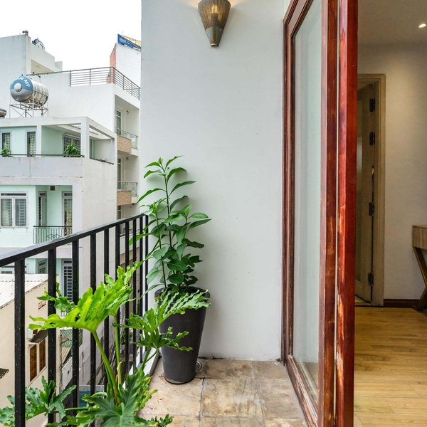 2-Bedroom Apartment in Phu Nhuan with elevators that open directly into them | Balcony | 65m2