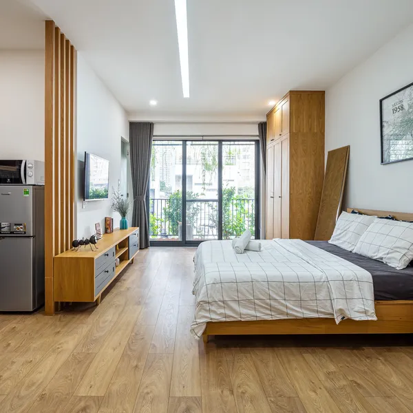 Green Studio with Balcony | Binh Thanh| View Landmark 81 