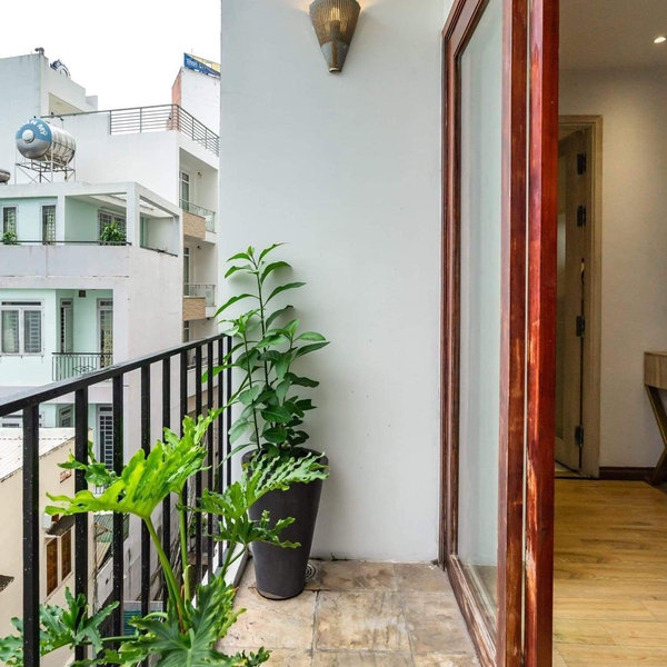 Apartment with bathub for rent in Phu Nhuan | 70m2 | Fully Furnished 