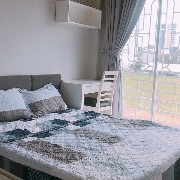 Two-bedroom apartment | 90m2 | Balcony | Big windows | Da Kao, D1
