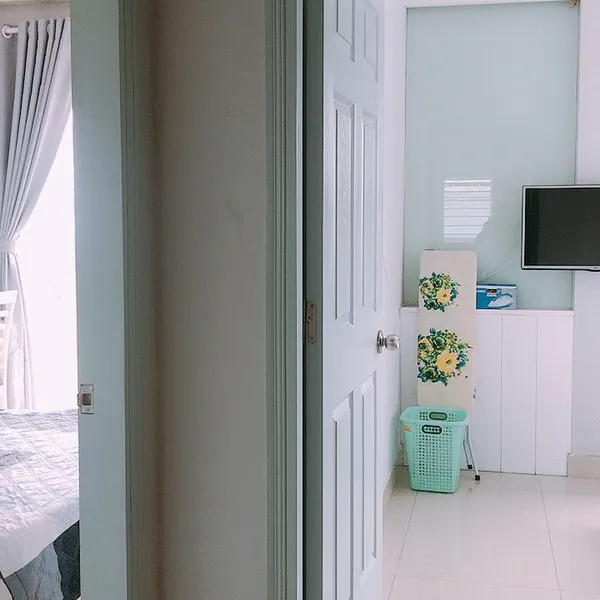 Two-bedroom apartment | 90m2 | Balcony | Big windows | Da Kao, D1