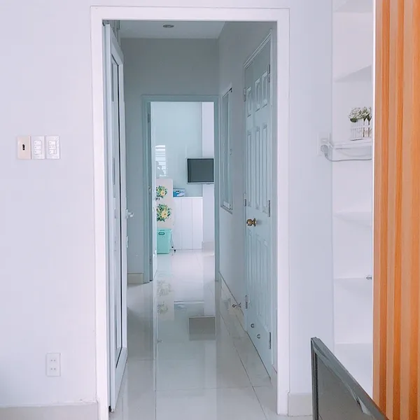 Two-bedroom apartment | 90m2 | Balcony | Big windows | Da Kao, D1