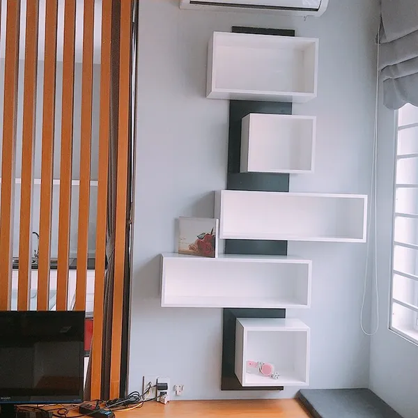 Two-bedroom apartment | 90m2 | Balcony | Big windows | Da Kao, D1