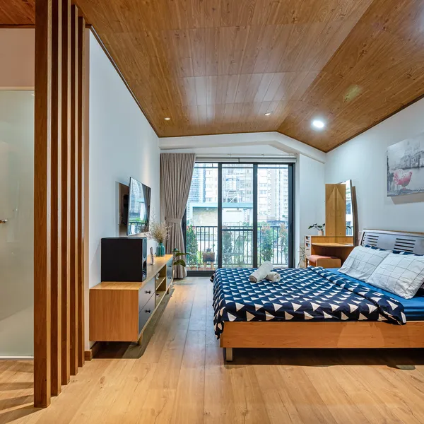 Stunning apartment,2 balconies, 100 sqm, whole 3rd floor