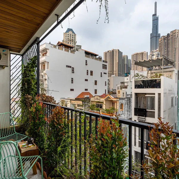 Stunning apartment,2 balconies, 100 sqm, whole 3rd floor