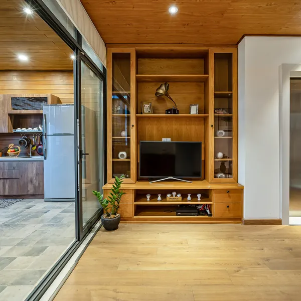 Stunning apartment,2 balconies, 100 sqm, whole 3rd floor