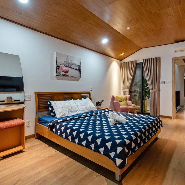 Stunning apartment,2 balconies, 100 sqm, whole 3rd floor