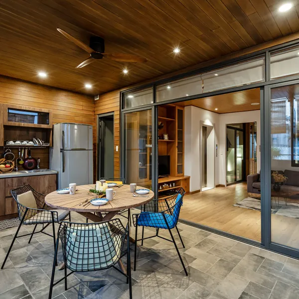 Stunning apartment,2 balconies, 100 sqm, whole 3rd floor