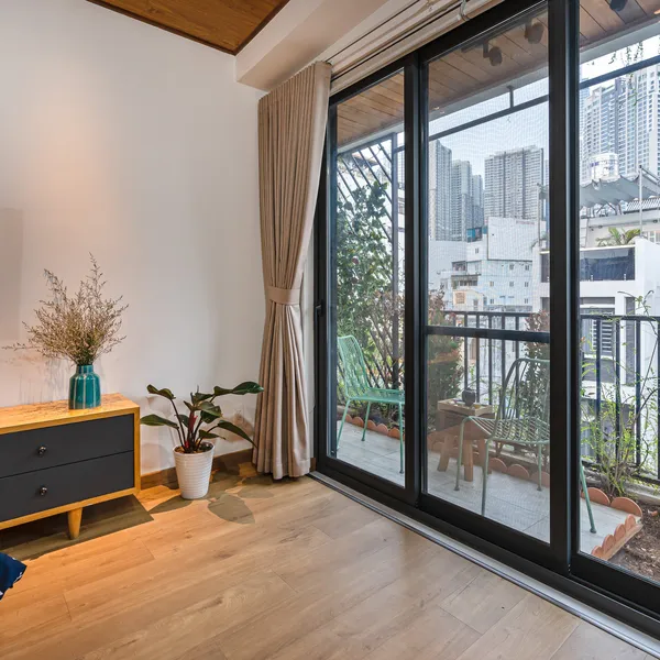 Stunning apartment,2 balconies, 100 sqm, whole 3rd floor