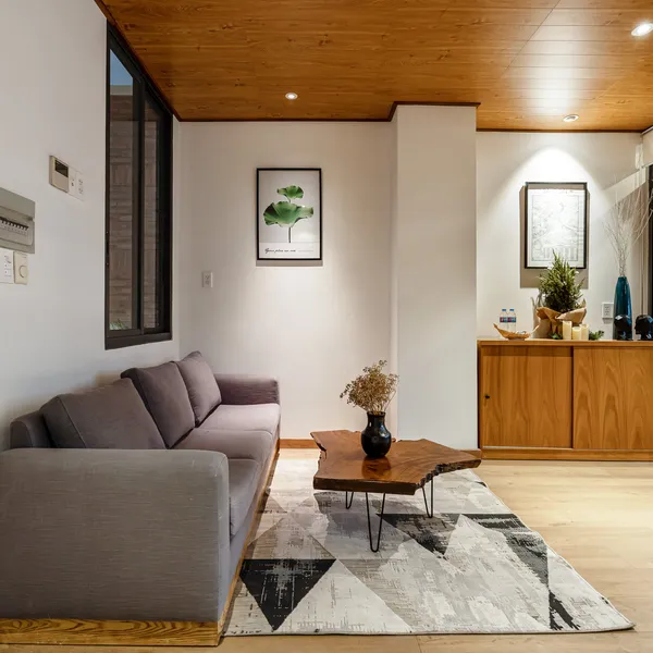 Stunning apartment,2 balconies, 100 sqm, whole 3rd floor