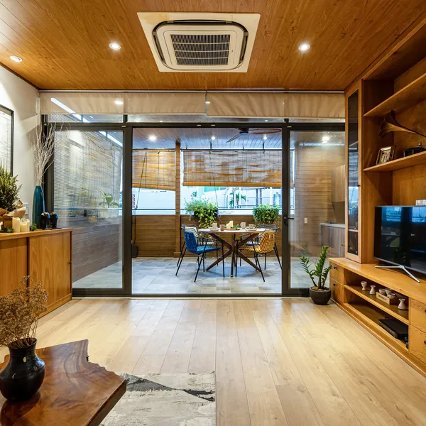 Stunning apartment,2 balconies, 100 sqm, whole 3rd floor