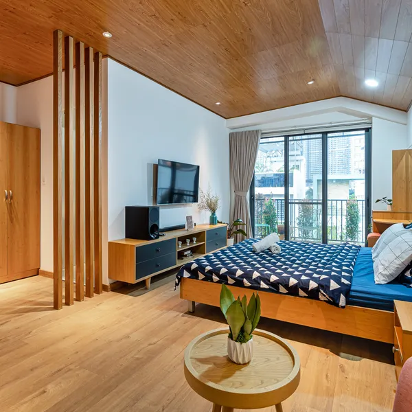 Stunning apartment,2 balconies, 100 sqm, whole 3rd floor