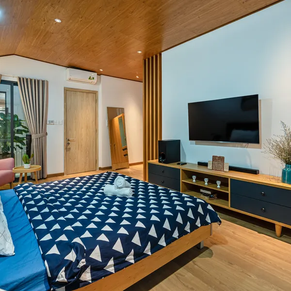 Stunning apartment,2 balconies, 100 sqm, whole 3rd floor