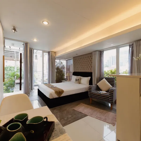 𝐏𝐞𝐧𝐭𝐡𝐨𝐮𝐬𝐞 𝐢𝐧 𝐭𝐡𝐞 𝐡𝐞𝐚𝐫𝐭 𝐨𝐟 𝐜𝐞𝐧𝐭𝐫𝐞 - 𝐃𝐢𝐬𝐭𝐫𝐢𝐜𝐭 𝟏 