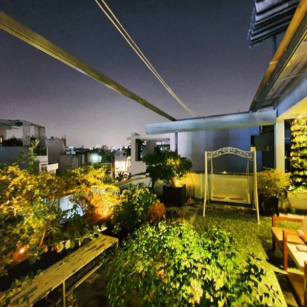 𝗦𝘁𝘂𝗱𝗶𝗼 𝗶𝗻 𝗕𝗶𝗻𝗵 𝗧𝗵𝗮𝗻𝗵, 𝗽𝗿𝗶𝘃𝗮𝘁𝗲 𝗸𝗶𝘁𝗰𝗵𝗲𝗻, 𝗿𝗼𝗼𝗳𝘁𝗼𝗽 𝗰𝗵𝗶𝗹𝗹𝗶𝗻𝗴 