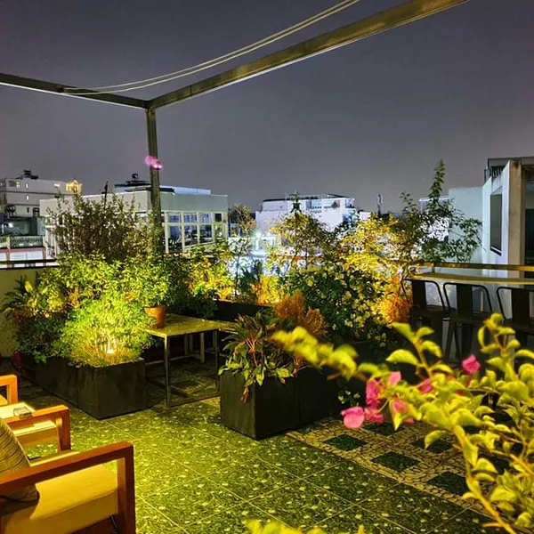 𝗦𝘁𝘂𝗱𝗶𝗼 𝗶𝗻 𝗕𝗶𝗻𝗵 𝗧𝗵𝗮𝗻𝗵, 𝗽𝗿𝗶𝘃𝗮𝘁𝗲 𝗸𝗶𝘁𝗰𝗵𝗲𝗻, 𝗿𝗼𝗼𝗳𝘁𝗼𝗽 𝗰𝗵𝗶𝗹𝗹𝗶𝗻𝗴 