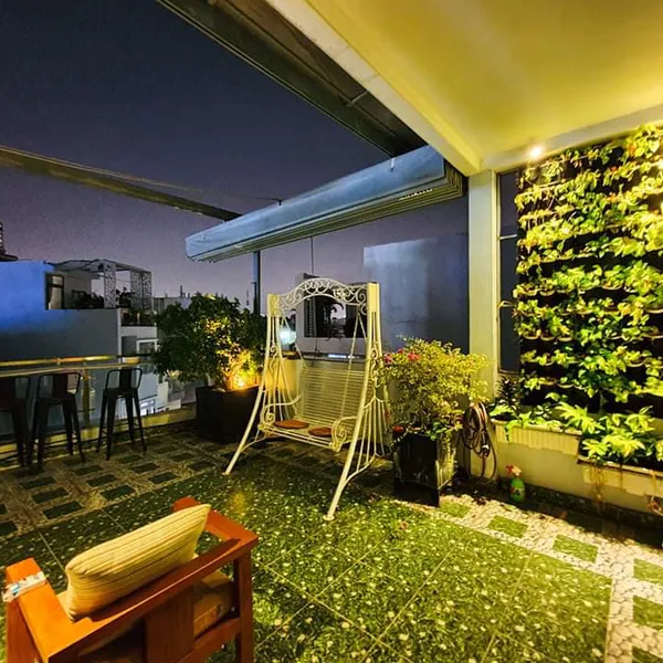 𝗦𝘁𝘂𝗱𝗶𝗼 𝗶𝗻 𝗕𝗶𝗻𝗵 𝗧𝗵𝗮𝗻𝗵, 𝗽𝗿𝗶𝘃𝗮𝘁𝗲 𝗸𝗶𝘁𝗰𝗵𝗲𝗻, 𝗿𝗼𝗼𝗳𝘁𝗼𝗽 𝗰𝗵𝗶𝗹𝗹𝗶𝗻𝗴 