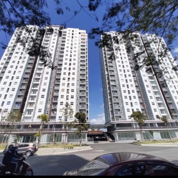 𝐔𝐧𝐟𝐮𝐫𝐧𝐢𝐬𝐡𝐞𝐝 𝟐-𝐛𝐞𝐝𝐫𝐨𝐨𝐦 𝐢𝐧 𝐂𝐨𝐧𝐢𝐜 𝐑𝐢𝐯𝐞𝐫𝐬𝐢𝐝𝐞, 𝐃𝟖, 𝟔𝟕𝐦𝟐 