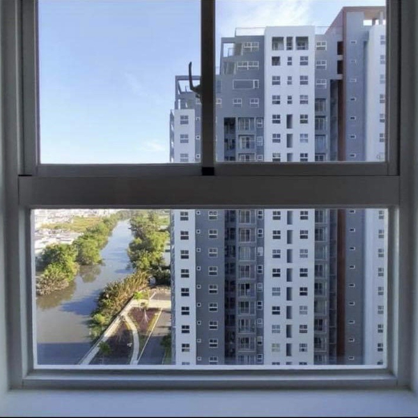 𝐔𝐧𝐟𝐮𝐫𝐧𝐢𝐬𝐡𝐞𝐝 𝟐-𝐛𝐞𝐝𝐫𝐨𝐨𝐦 𝐢𝐧 𝐂𝐨𝐧𝐢𝐜 𝐑𝐢𝐯𝐞𝐫𝐬𝐢𝐝𝐞, 𝐃𝟖, 𝟔𝟕𝐦𝟐 