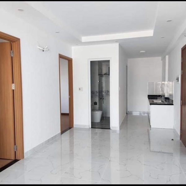 𝐔𝐧𝐟𝐮𝐫𝐧𝐢𝐬𝐡𝐞𝐝 𝟐-𝐛𝐞𝐝𝐫𝐨𝐨𝐦 𝐢𝐧 𝐂𝐨𝐧𝐢𝐜 𝐑𝐢𝐯𝐞𝐫𝐬𝐢𝐝𝐞, 𝐃𝟖, 𝟔𝟕𝐦𝟐 